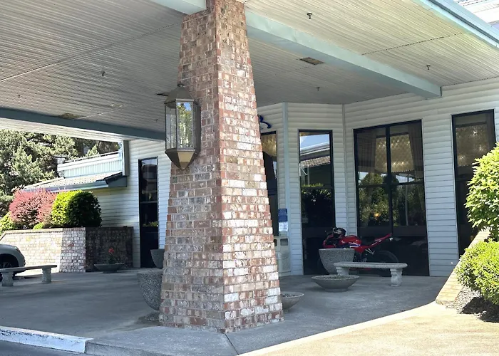 Sojourn Suites Portland Airport