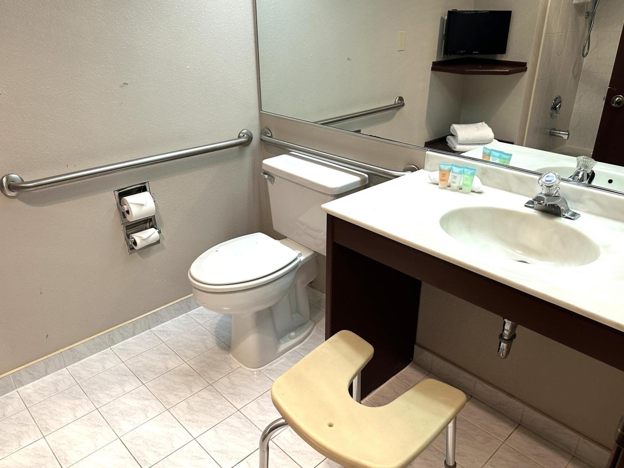 Sojourn Airport Hotel 3*