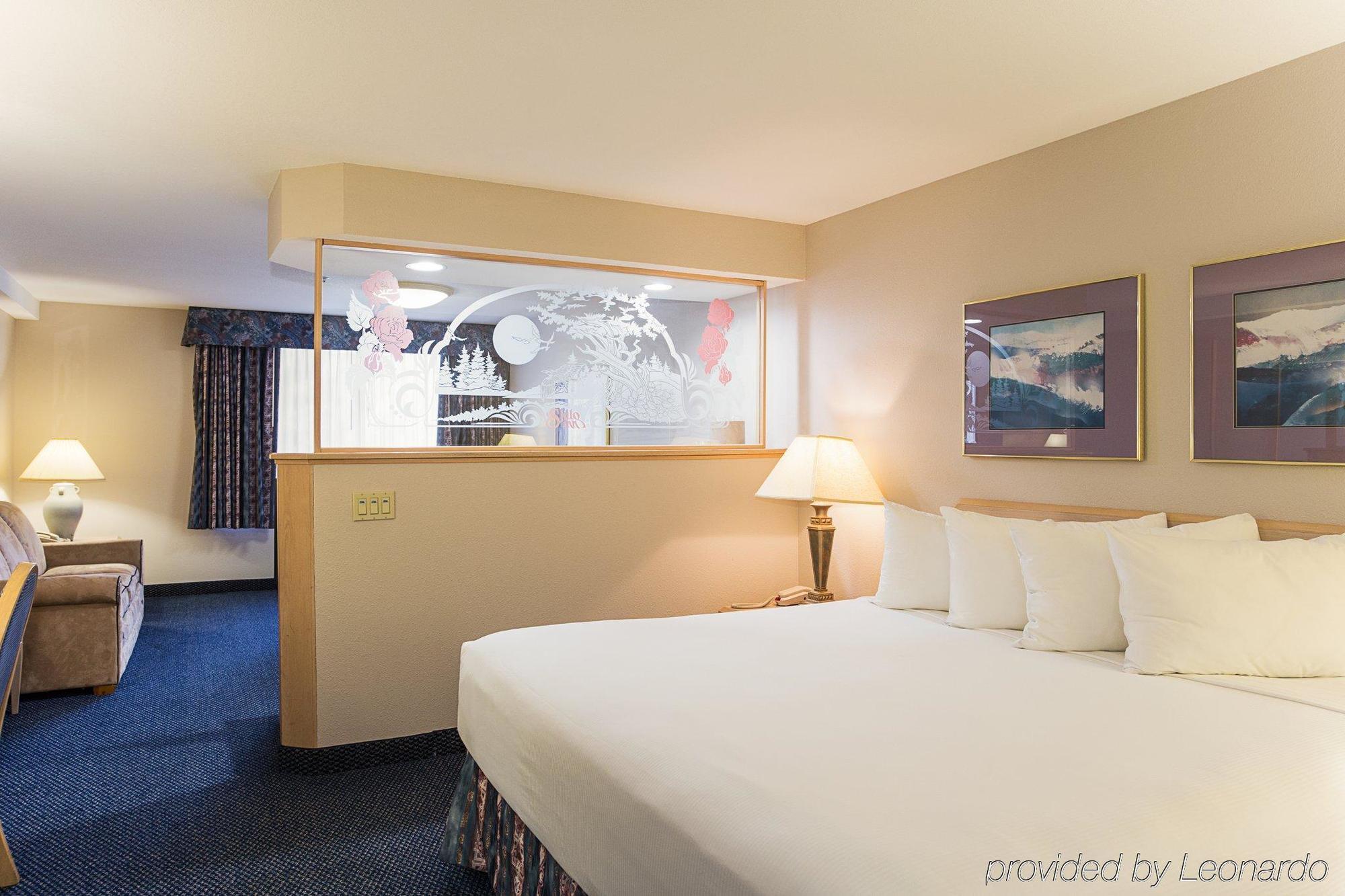Hotel Sojourn Airport 3*