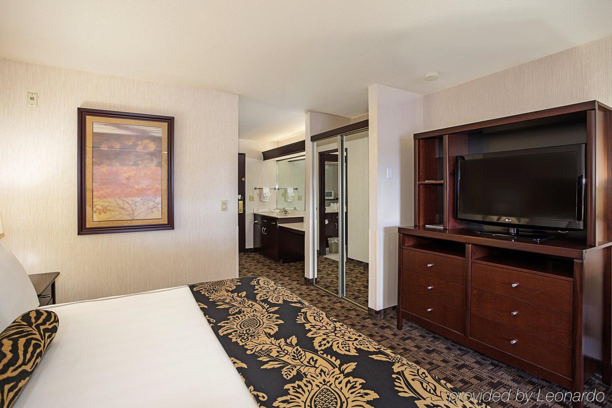 Hotel Sojourn Airport