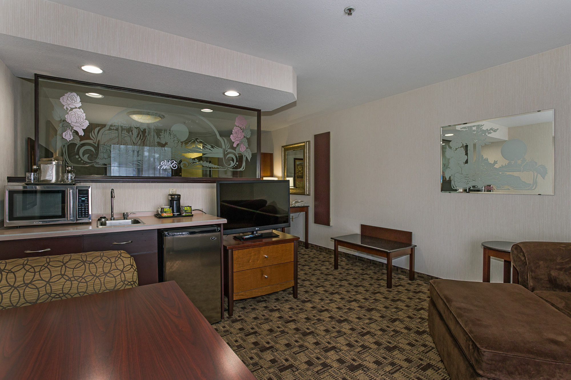 Hotel Sojourn Airport 3*